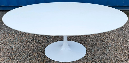 Oval tulip dining table - oval, mid